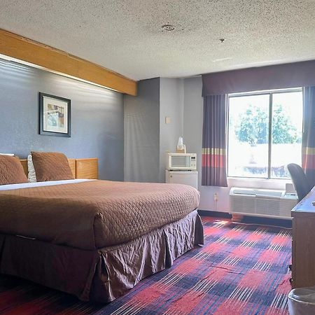 Classic Inn By Oyo I- 240 Near Memphis Airport Extérieur photo