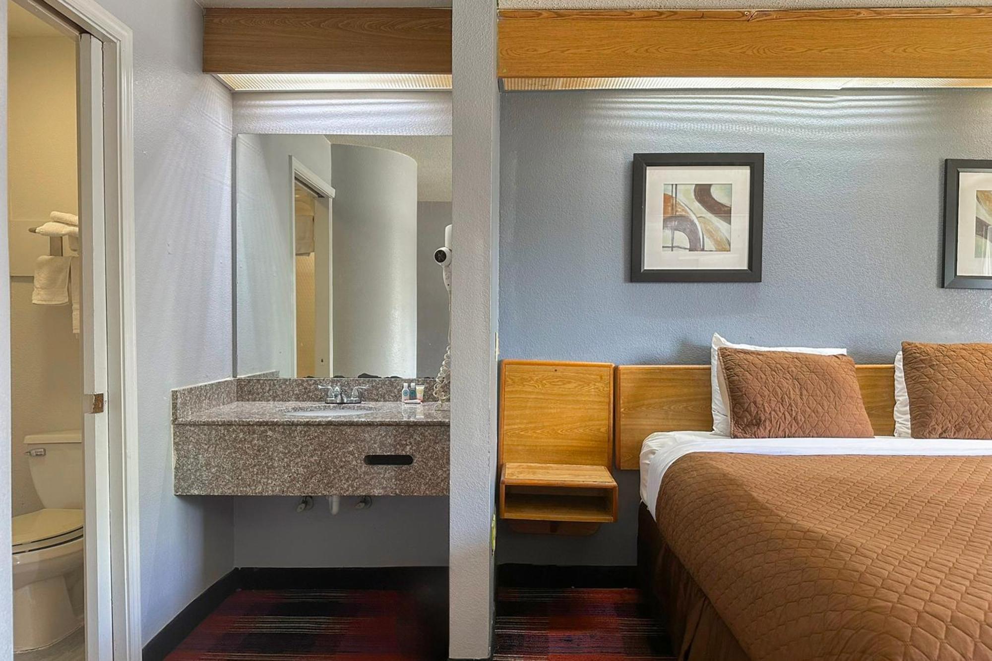 Classic Inn By Oyo I- 240 Near Memphis Airport Extérieur photo