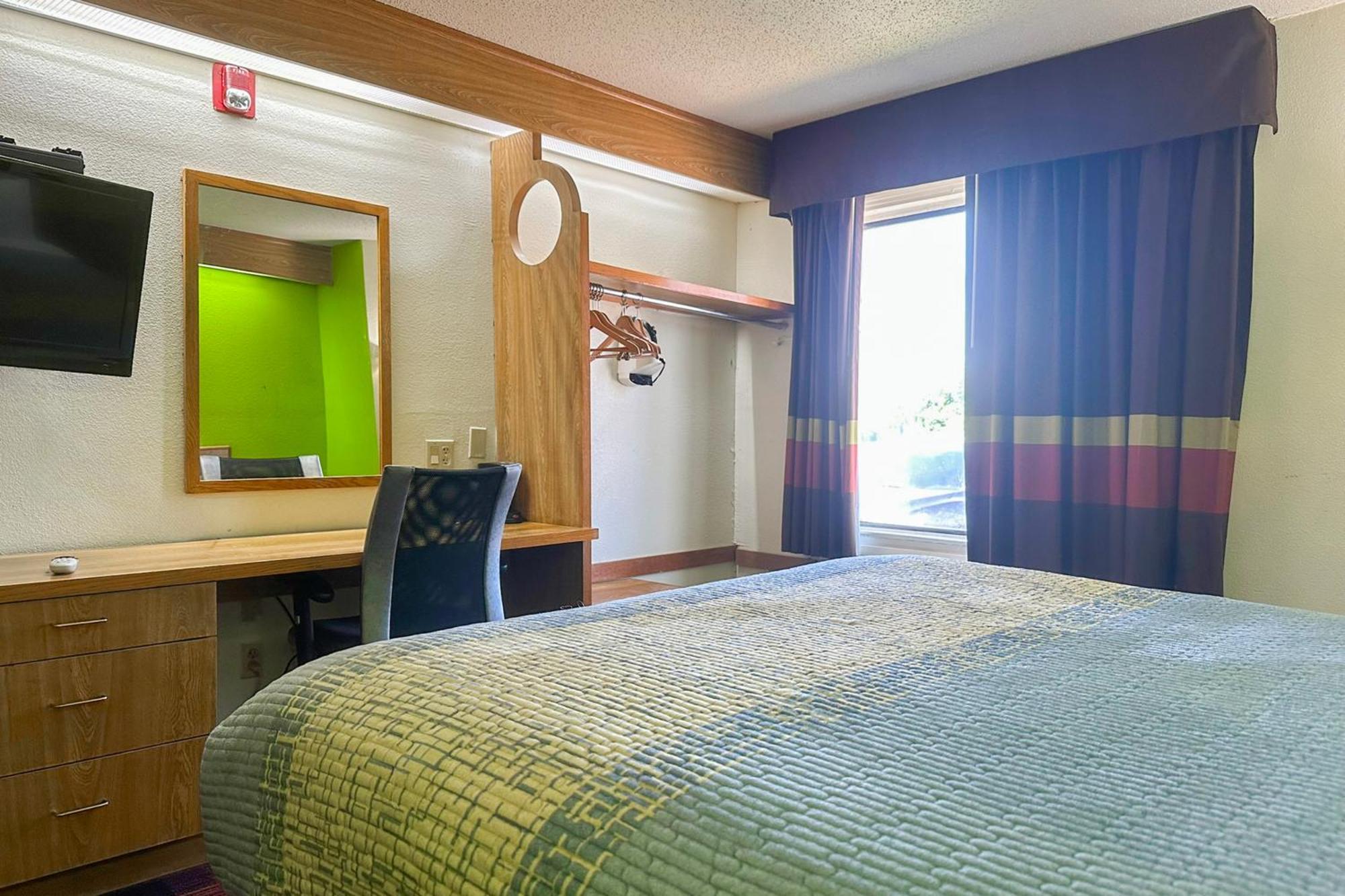 Classic Inn By Oyo I- 240 Near Memphis Airport Extérieur photo