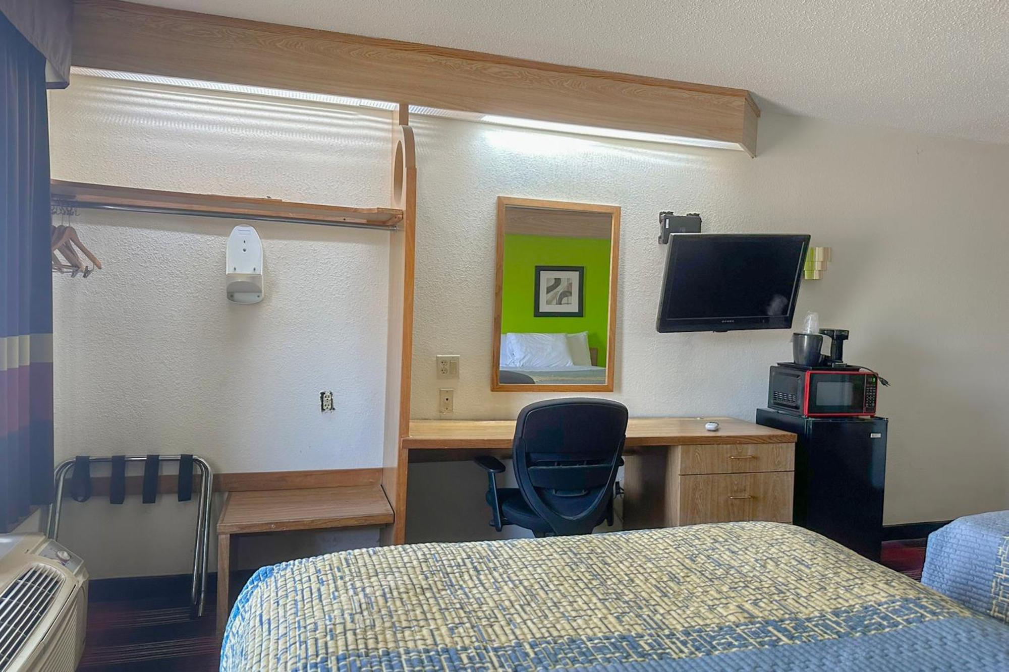 Classic Inn By Oyo I- 240 Near Memphis Airport Extérieur photo